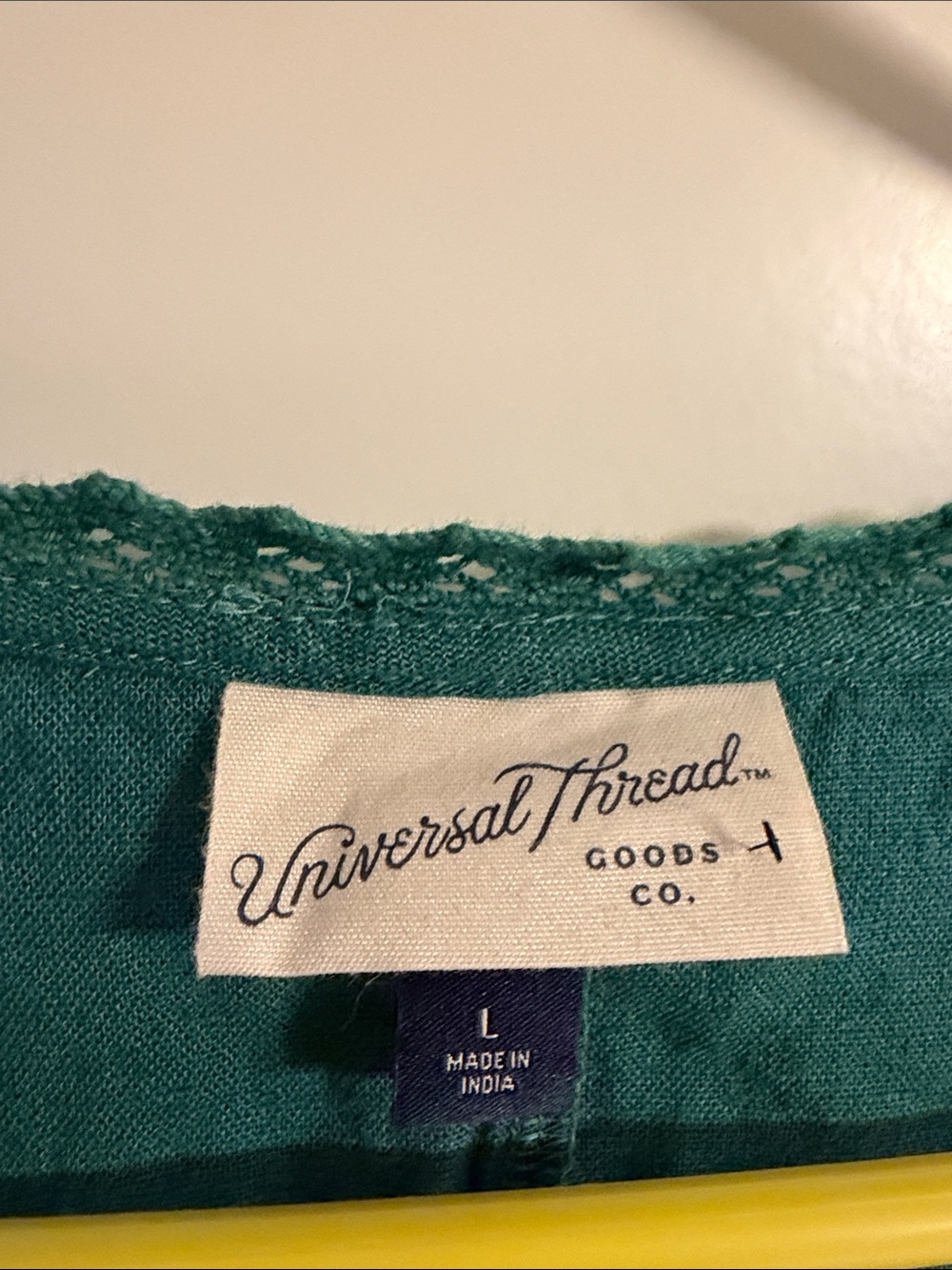 Universal Thread Teal Embroidered Cropped V-Neck Top - Picture 2 of 7